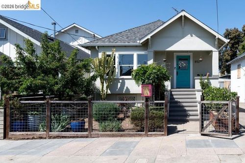 852 46th St, Oakland, CA, 94608-3416 | Card Image