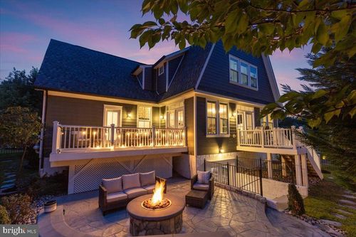 17115 Gullwing Dr, DUMFRIES, VA, 22026-3030 | Card Image