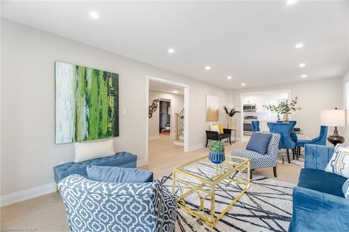 2392 Arnold Cres, Burlington, ON, L7P4G3 | Card Image