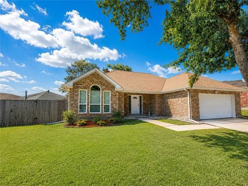 537 W Marlin Ct, Terrytown, LA, 70056-2851 | Card Image