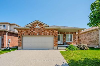 39 Ingram Dr, House other with 3 bedrooms, 4 bathrooms and 4 parking in Guelph ON | Image 1