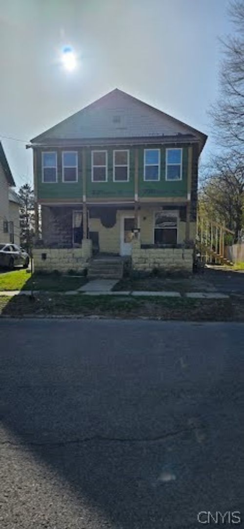 633 Lillian St, Watertown, NY, 13601-2144 | Card Image