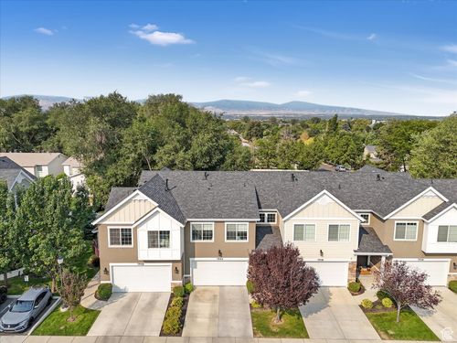7944 S Farm House Ln, Midvale, UT, 84047-2864 | Card Image