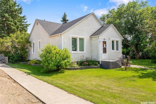 110 2 Ave, Saint Brieux, SK, S0K2A1 | Card Image