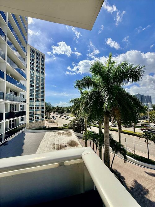 310-3140 S Ocean Dr, Hallandale Beach, FL, 33009-7236 | Card Image