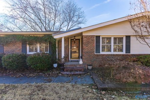 10212 Melanie Dr Se, Huntsville, AL, 35803-1853 | Card Image