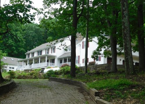 4 Spring Hill Rd, Annandale, NJ, 08801-3505 | Card Image
