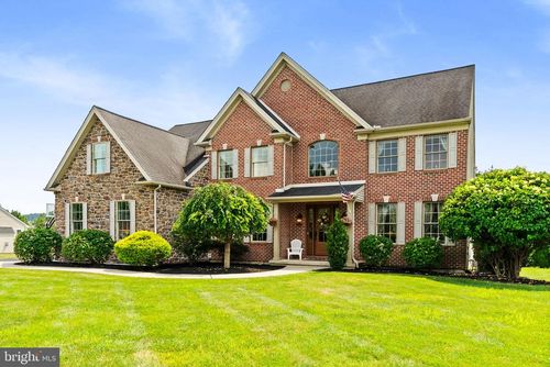 4490 Canterbury Dr, EMMAUS, PA, 18049-1260 | Card Image