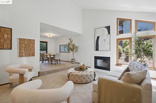 17 Via Barcelona, Moraga, CA, 94556 | Card Image