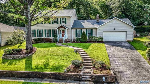 7809 Valley Bend Dr Se, Huntsville, AL, 35802-3946 | Card Image