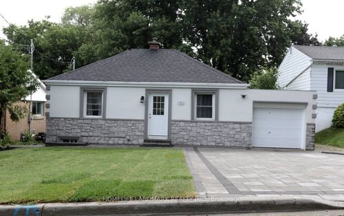 181 Newton St, Newmarket, ON, L3Y3K6 | Card Image