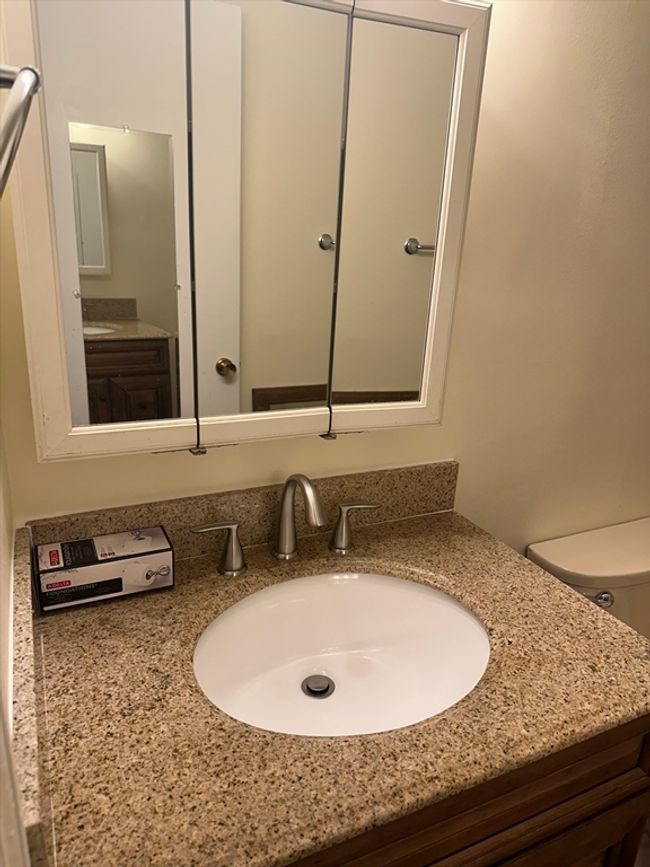 UNIT-6 - 1700 Skyline Dr, Condo with 2 bedrooms, 1 bathrooms and 2 parking in Lowell MA | Image 27