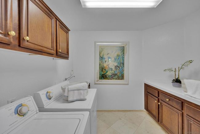 1288 Sunrise Way, House other with 5 bedrooms, 4 bathrooms and 6 parking in Escondido CA | Image 34