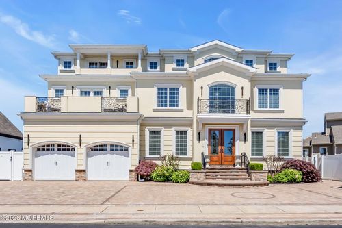 32 Freeman Ct, Toms River, NJ, 08753-2613 | Card Image