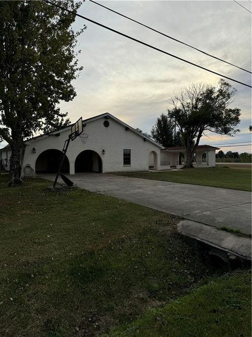 102 Pleasant Valley Dr, Des Allemands, LA, 70030-3315 | Card Image