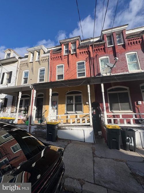 19 E High St, WOMELSDORF, PA, 19567-1310 | Card Image