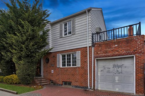 166-07 Union Tpke, Fresh Meadows, NY, 11366-1239 | Card Image