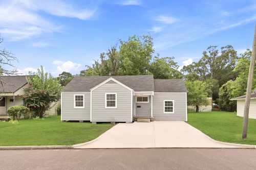 509 Ward Rd, Baytown, TX, 77520-4858 | Card Image