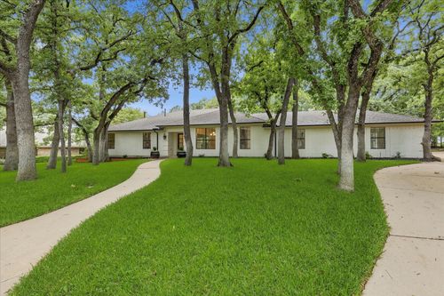 19 Timbergreen Cir, Denton, TX, 76205-8529 | Card Image