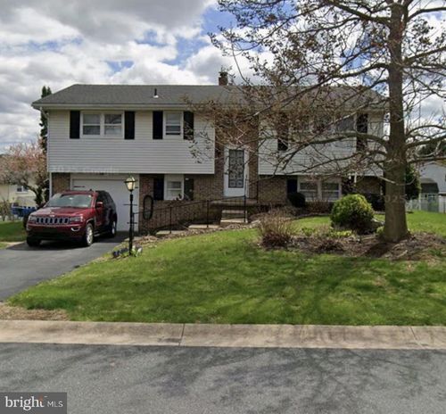 608 Beach St, READING, PA, 19605-1502 | Card Image
