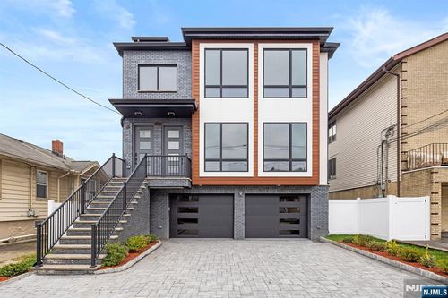 476 Lincoln Ave, Cliffside Park, NJ, 07010-1820 | Card Image