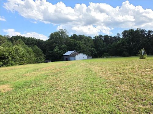6091 Eaton Road, Walnut Cove, NC, 27052 | Card Image