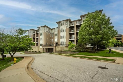 unit-103-842 N New Ballas Ct, Creve Coeur, MO, 63141-7152 | Card Image