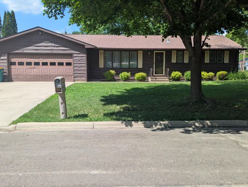 1005 Skylark Ln, Albert Lea, MN, 56007-1845 | Card Image