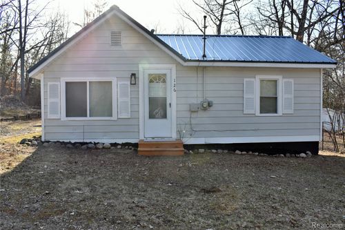126 Lasalle Ave, Houghton Lake, MI, 48629-9221 | Card Image