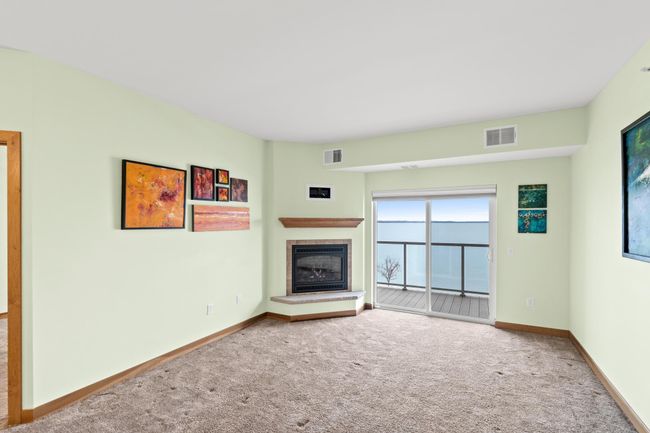 Living Room | Image 9