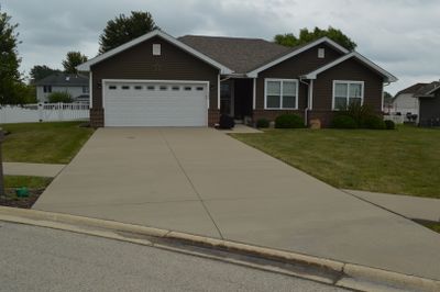 420 Eagles Landing Drive, House other with 3 bedrooms, 2 bathrooms and 2 parking in Manteno IL | Image 2