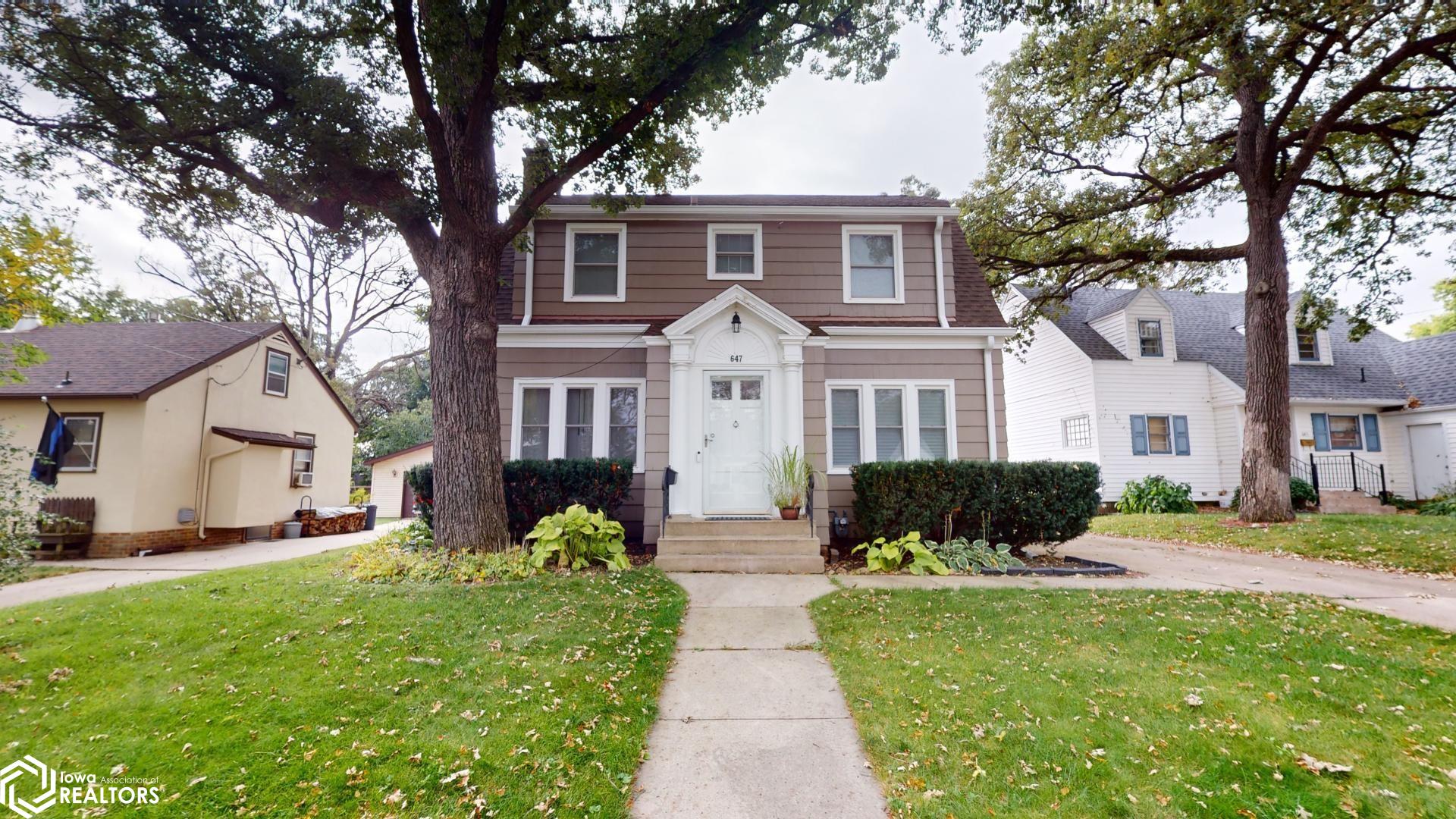 9th St, Mason City, IA 50401
