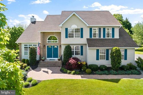10 Tanager Ln, ROBBINSVILLE, NJ, 08691-2529 | Card Image