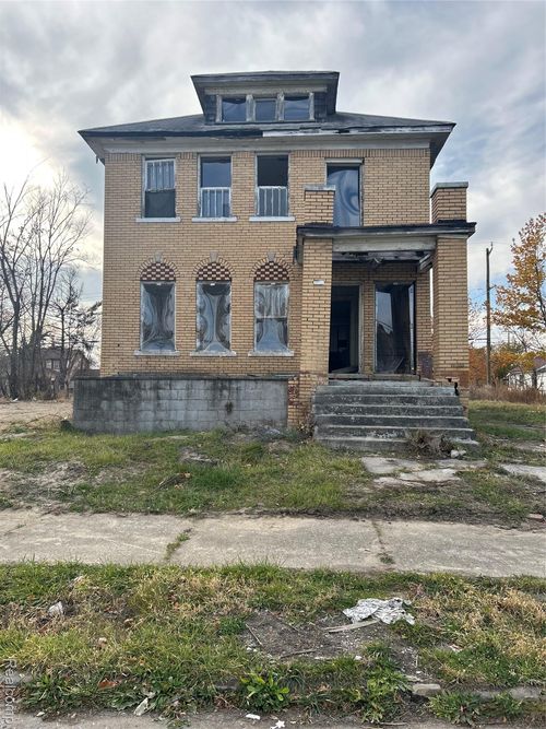 9821 Mcquade St, Detroit, MI, 48206-1627 | Card Image
