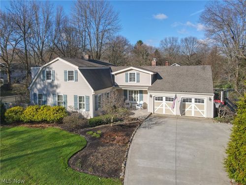 145 Greenbrier Dr, Chagrin Falls, OH, 44022-3317 | Card Image