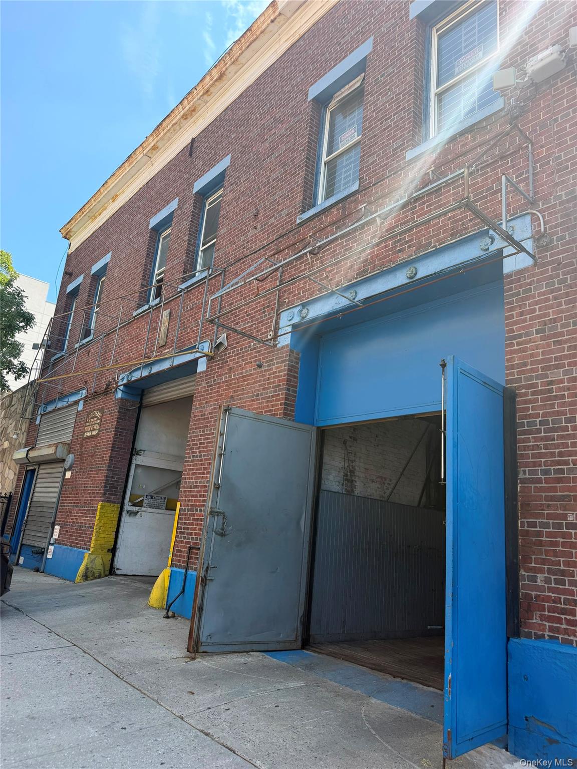 Commercial Sale in New York 3