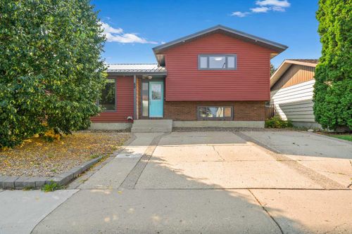 89 Stevenson St Se, Medicine Hat, AB, T1B3G8 | Card Image