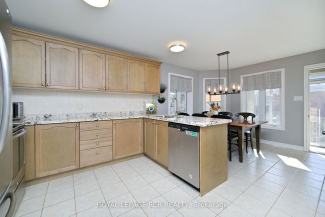 26 Dekker St, House other with 4 bedrooms, 3 bathrooms and 4 parking in Everett ON | Image 4