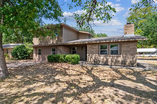800 W 6th St, Ada, OK, 74820-3226 | Card Image