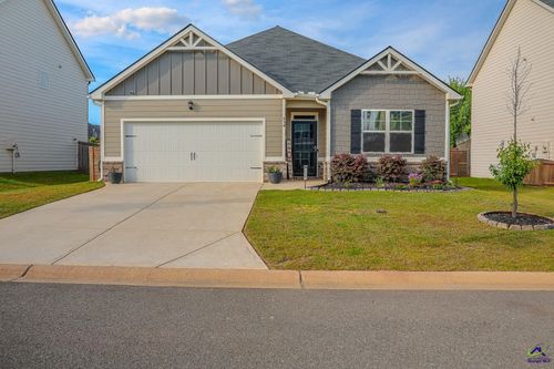 134 Farmers Way, Perry, GA, 31069-9833 | Card Image