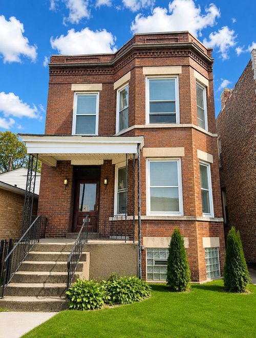 743 E 69th Pl, CHICAGO, IL, 60637-4158 | Card Image