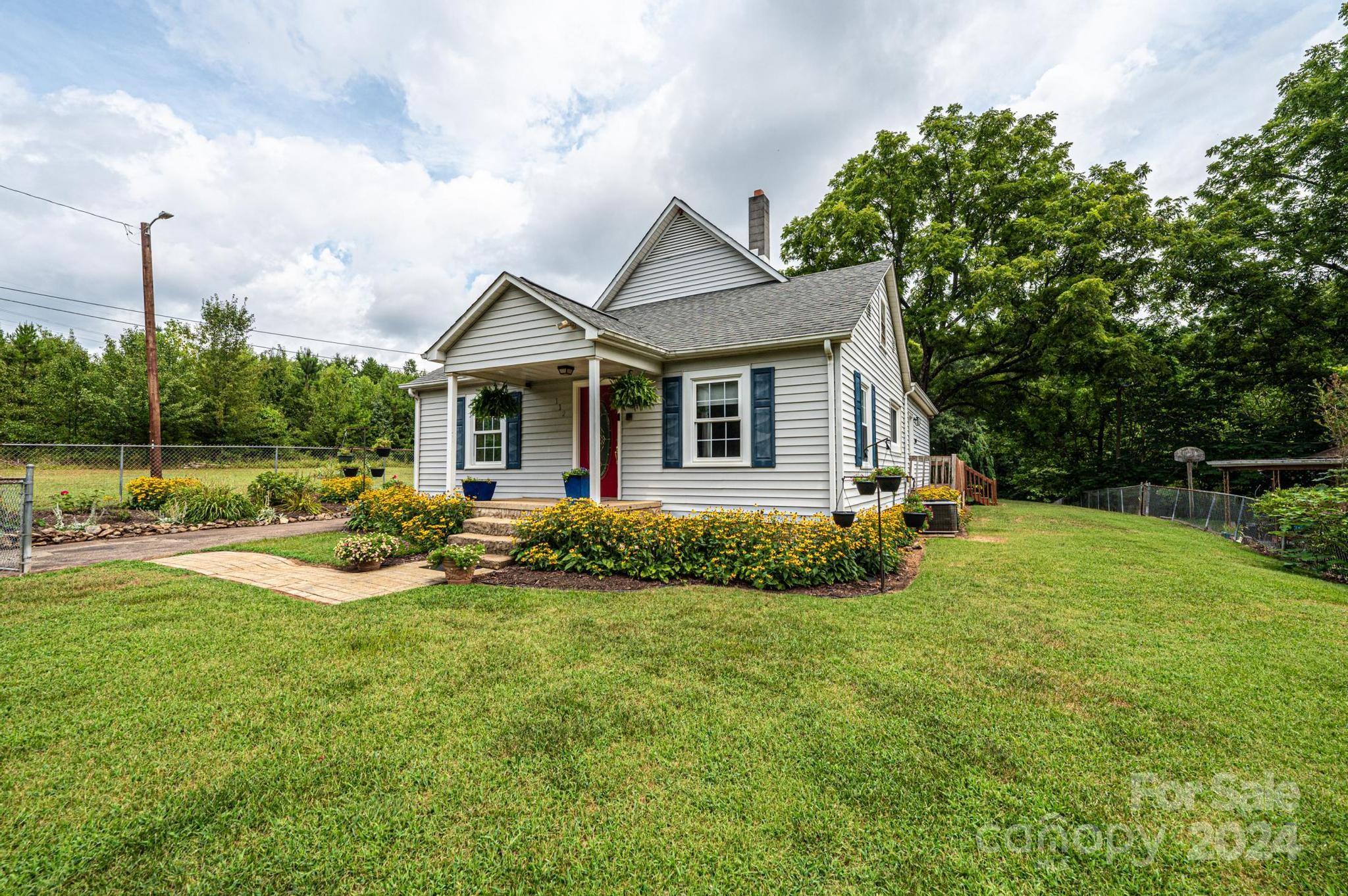 11th St, Hildebran, NC 28637