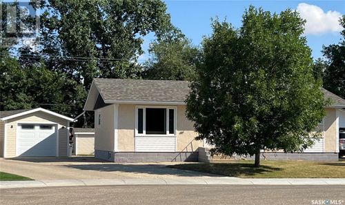 46 Kasper Cres, Assiniboia, SK, S0H0B0 | Card Image