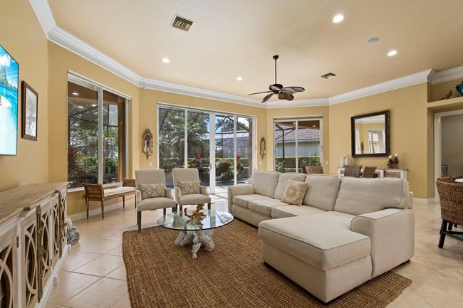 8107 Links Way, House other with 3 bedrooms, 3 bathrooms and null parking in Port St Lucie FL | Image 7