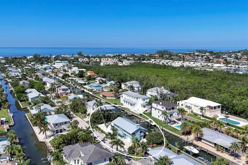 825 Tarawitt Dr, LONGBOAT KEY, FL, 34228-1832 | Card Image