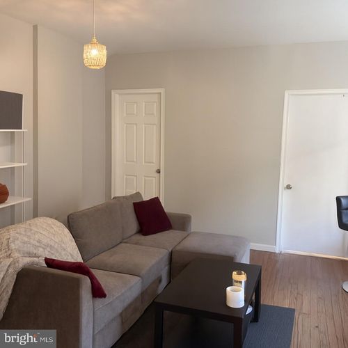 3r-2008 Chestnut St, PHILADELPHIA, PA, 19103-4418 | Card Image