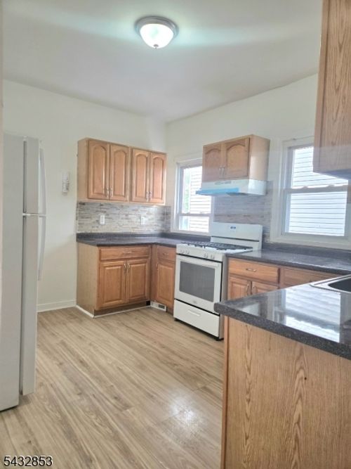 1-21 Davis Ave, East Orange, NJ, 07017-4362 | Card Image