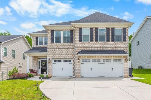7388 Deerhurst Ln, Kernersville, NC, 27284-6861 | Card Image