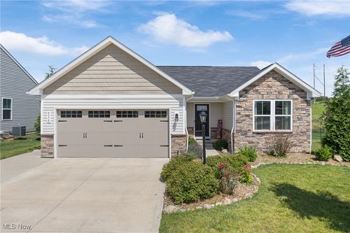 4358 Pioneer Cir Sw, Massillon, OH, 44646-9428 | Card Image