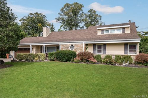 1361 Boxwood Dr E, Hewlett, NY, 11557-2204 | Card Image